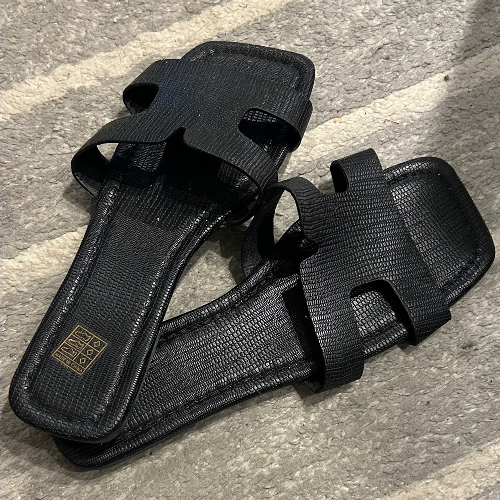 SHEIN Black Textured Women's Sandals
